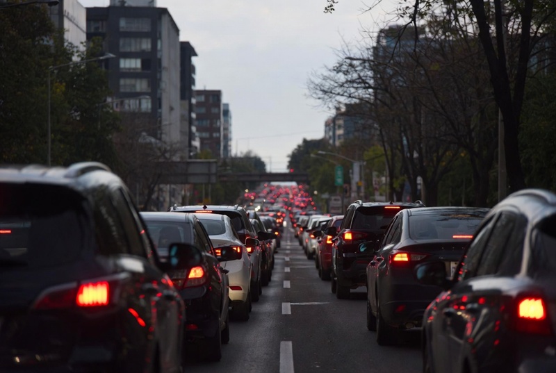 Tráfico y lluvias en CDMX alteran movilidad de 4 millones de ciudadanos