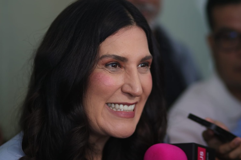 Kenia López Rabadán advierte crisis institucional por erosión de poderes