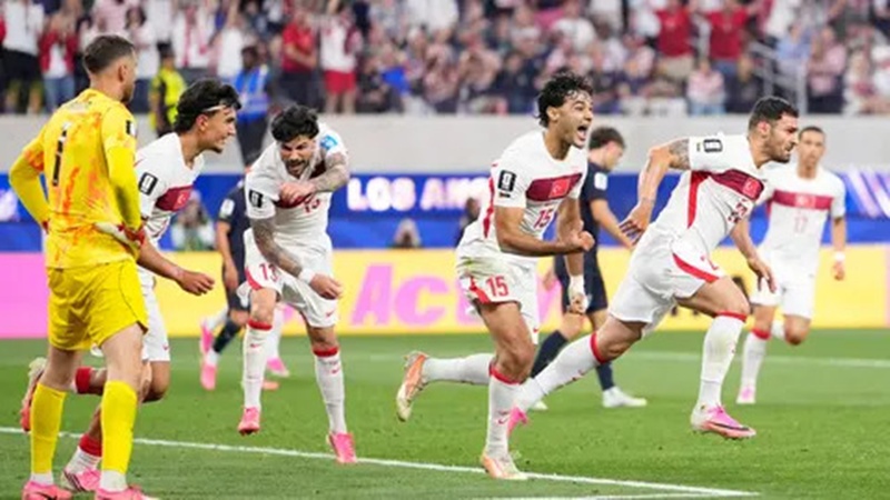 Turquía vence a Estados Unidos y frena su racha en fase de grupos