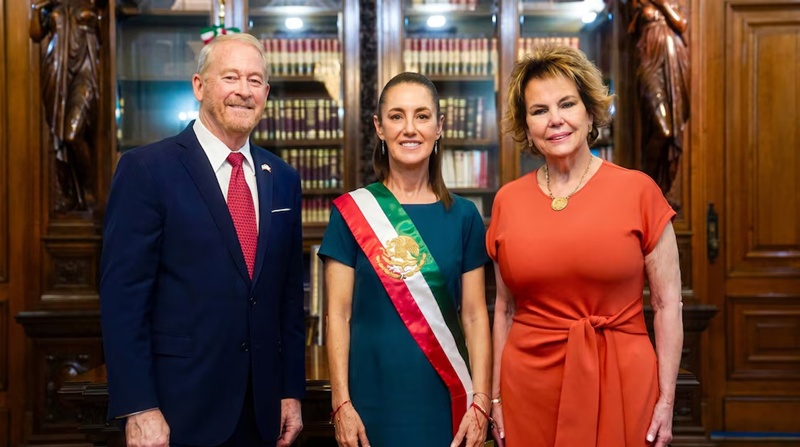 Ronald Johnson felicita a Claudia Sheinbaum y subraya la cooperación comercial bilateral