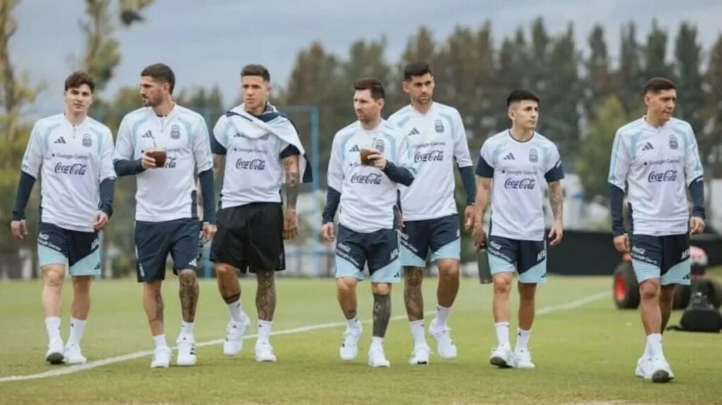 Debutan los gigantes: Francia y Argentina buscan comenzar con el pie derecho