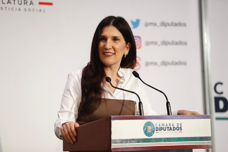 Kenia López defiende pluralidad de colectivo 50 más 1 ante mañanera