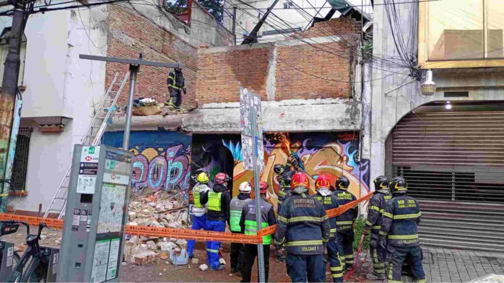 Colapso de vivienda en la colonia Hipódromo moviliza a rescatistas