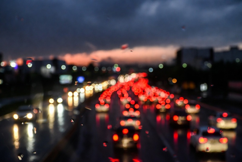Lluvia y manifestaciones colapsan vialidades y reducen velocidad en Metro CDMX