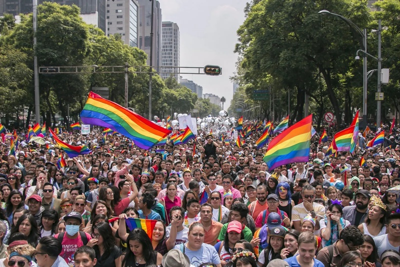 Organizaciones exigen acceso libre al Zócalo para Marcha del Orgullo