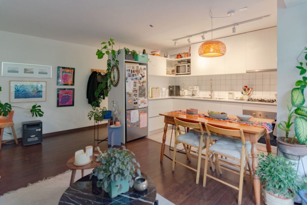 Minimalismo cálido incrementa treinta por ciento el valor de inmuebles urbanos