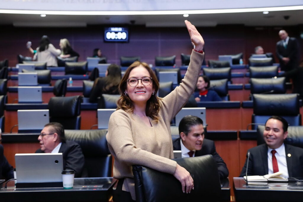 Tres encuestas ponen a Verónica Díaz al frente