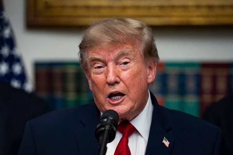 Trump anuncia aranceles de 50% a autos y acero de Canadá