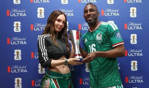 Frase viral de Belinda se convierte en lema de afición mexicana
