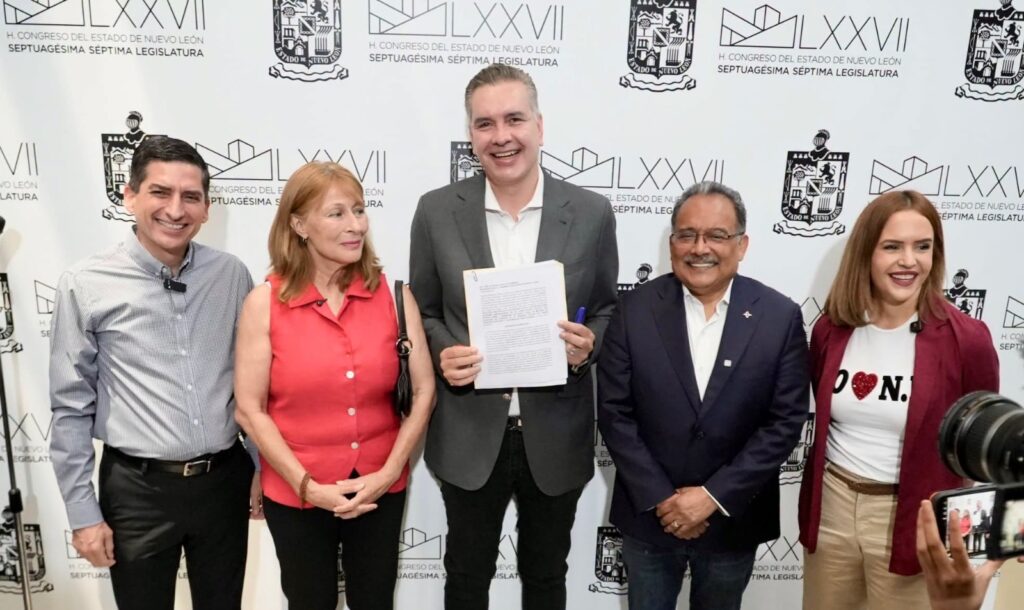 Waldo Fernández impulsa que gobernador de NL no pida licencia por Presidencia