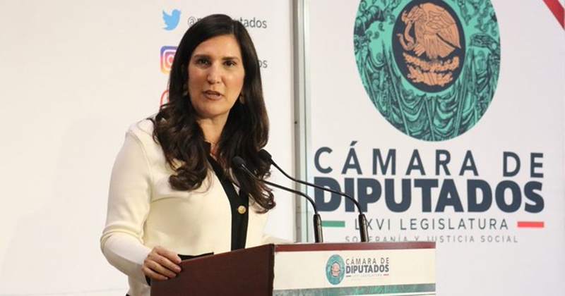 Kenia López Rabadán cuestiona al INE por sancionar la crítica política