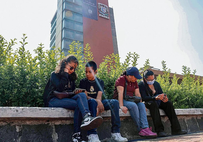 La UNAM estrena examen digital anti-IA entre fallas técnicas y angustia estudiantil