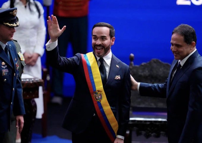 Abelardo de la Espriella juró como presidente de Colombia en Cali
