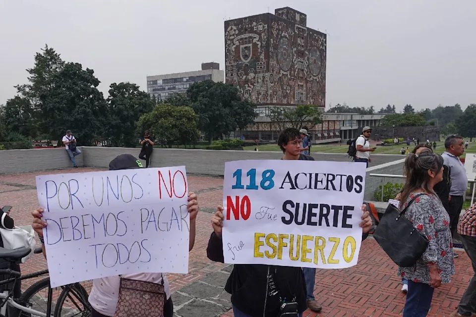 UNAM ofrece disculpas por examen de admisión y repite evaluación