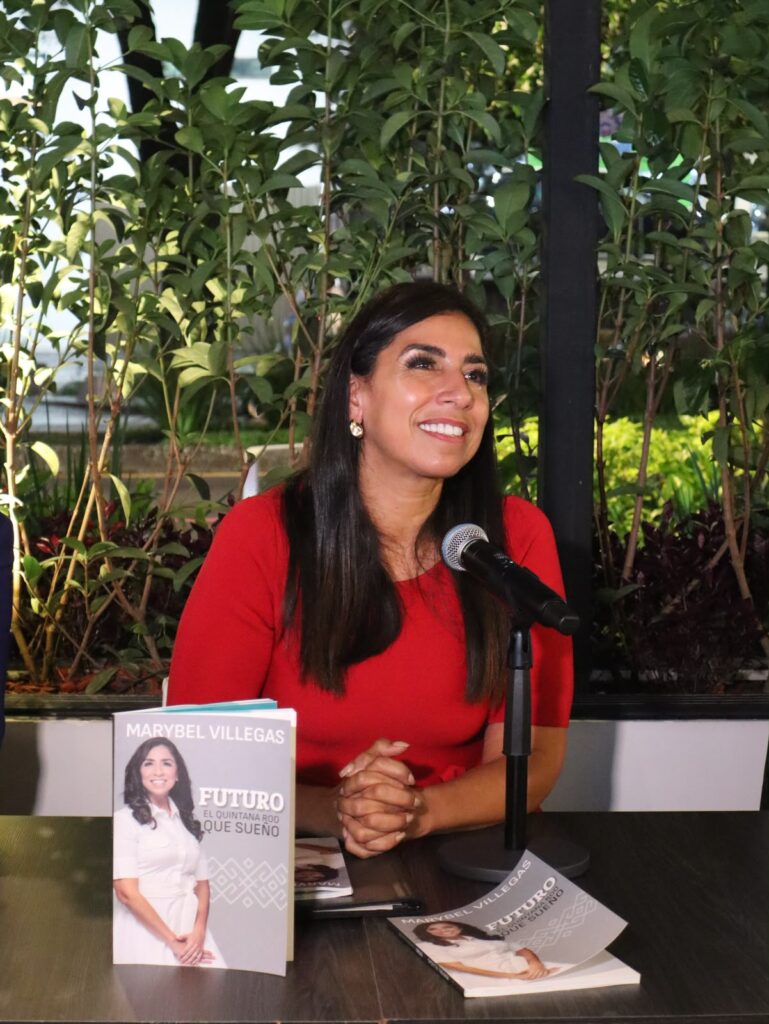 Marybel Villegas invita a jóvenes a construir el futuro de Quintana Roo