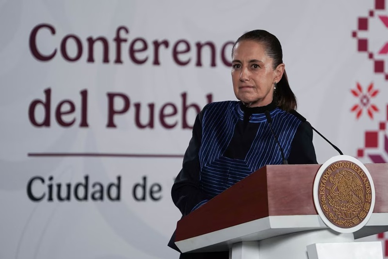Sheinbaum niega haber hablado con AMLO sobre licencia de Rocha Moya