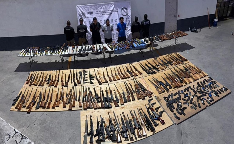 Interceptan arsenal con 210 armas que sería enviado a grupos criminales