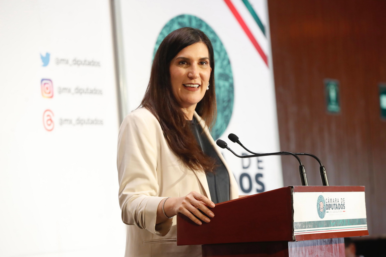 Kenia López Rabadán