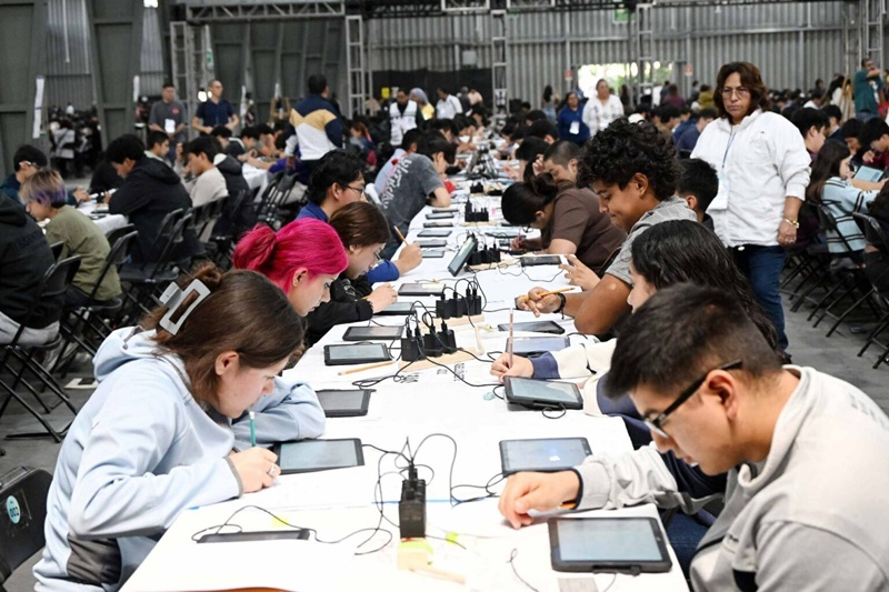 Gobierno ofrece 37 mil 503 lugares universitarios a jóvenes que no entren a la UNAM