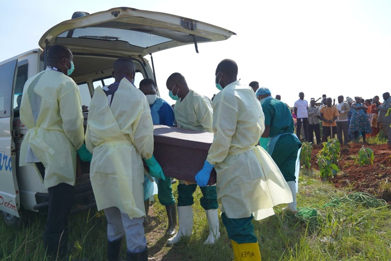 Brote de ébola en Congo se agrava por falta de personal y recursos